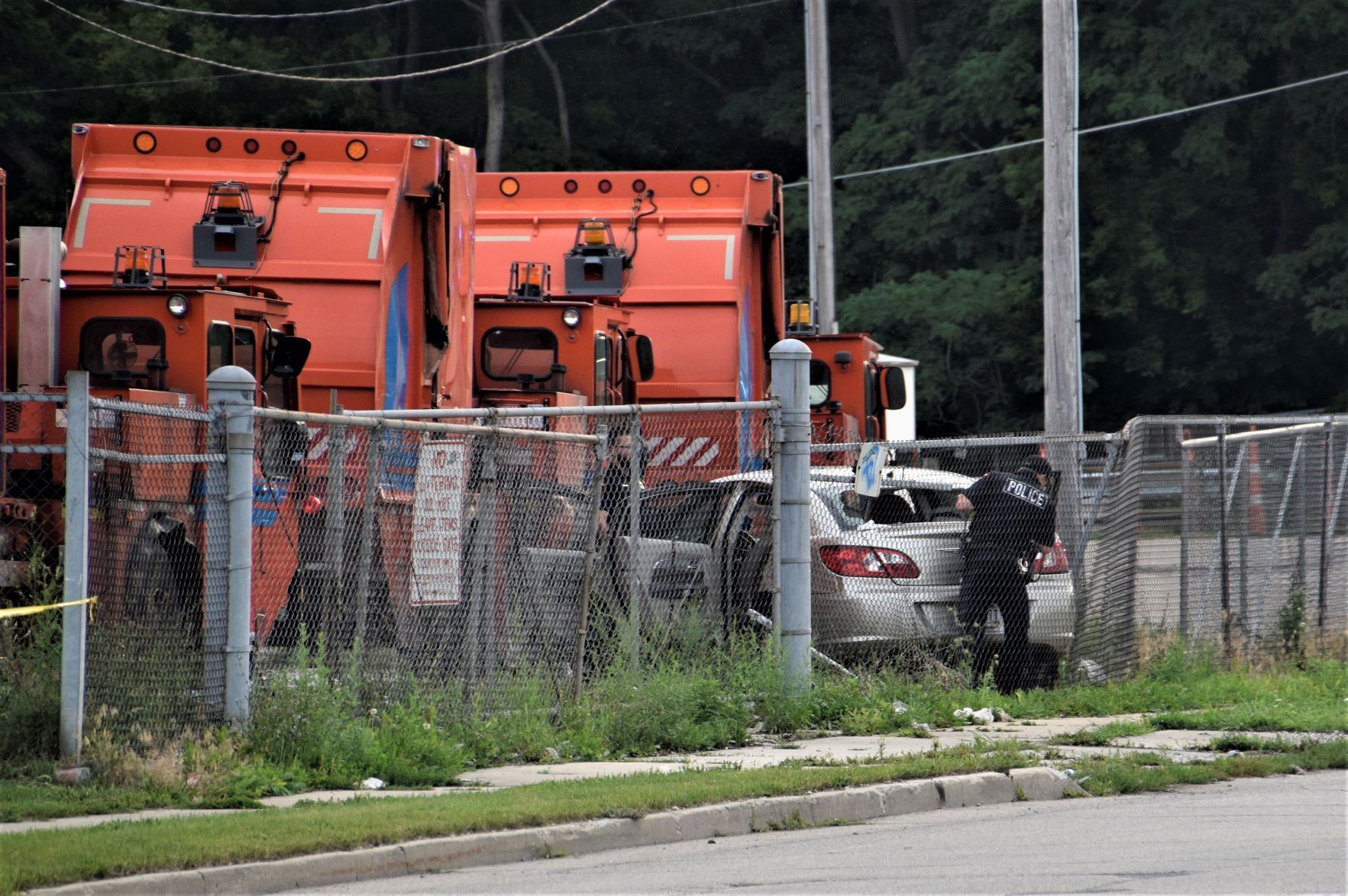 Girl shot after apparent car theft attempt;